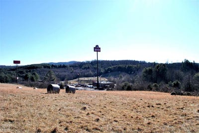 /international/us/313-airport-road-hillsville-va-110026595168/