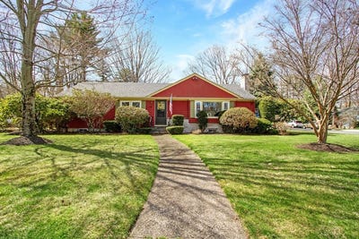 /international/us/221-s-washington-st-north-attleboro-ma-110107165412/