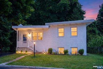 /international/us/221-lakeview-drive-ridgewood-nj-110108946223/