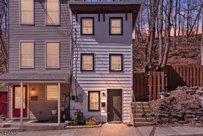 /international/us/164-york-st-lambertville-city-nj-110107803502/