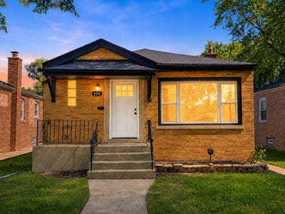 /international/us/114-w-126th-place-chicago-il-110108380448/