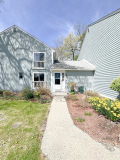 /international/us/9-acadia-kimball-rd-amesbury-ma-110107998269/