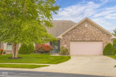 /international/us/5029-anna-maria-drive-columbus-in-110108845598/