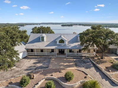 /international/us/204-n-blue-ridge-trl-horseshoe-bay-tx-110120153649/