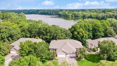 /international/us/10356-lancaster-lane-woodbury-mn-110109133082/