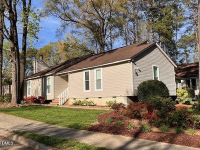 /international/us/101-lake-pine-drive-cary-nc-110107193287/