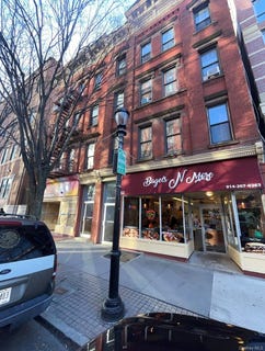 /international/us/50-main-street-yonkers-ny-110106818796/