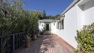 /international/us/23777-mulholland-hwy-calabasas-ca-110096571139/