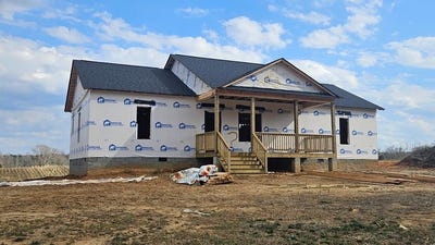 /international/us/2078-e-courthouse-road-blackstone-va-110106269856/