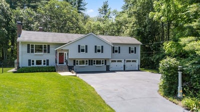 /international/us/16-day-st-norfolk-ma-110107843175/