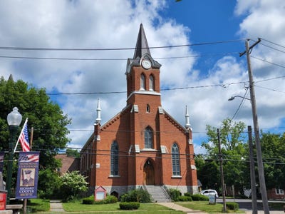 /international/us/615-e-main-st-cobleskill-ny-110108608152/