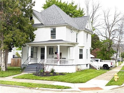 /international/us/1050-admiral-place-elmira-ny-110107840421/