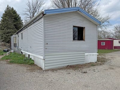 /international/us/502c-w-8th-st-storm-lake-ia-110107408952/