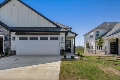 /international/us/2903-sw-hampshire-avenue-bentonville-ar-110108473402/