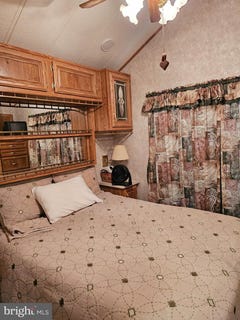 /international/us/163-164-comanche-drive-earleville-md-110091509891/