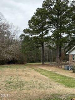 /international/us/1102-s-6th-street-lillington-nc-110106101802/