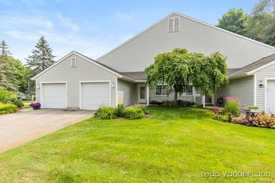 /international/us/171-hunters-lane-ne-rockford-mi-110101398919/