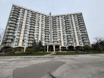 /international/us/40-n-tower-road-oak-brook-il-110107261863/