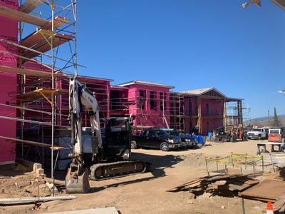 /international/us/210-pinon-street-tehachapi-ca-110101625012/
