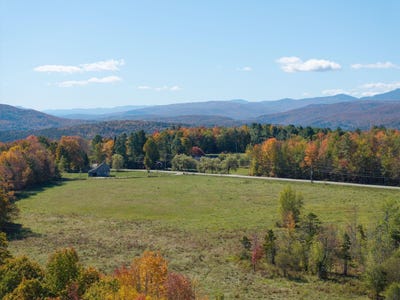 /international/us/west-hill-road-stowe-vt-110108494266/