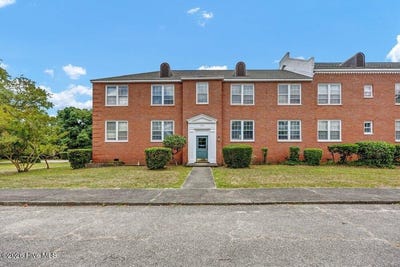 /international/us/2940-oleander-drive-wilmington-nc-110108257168/