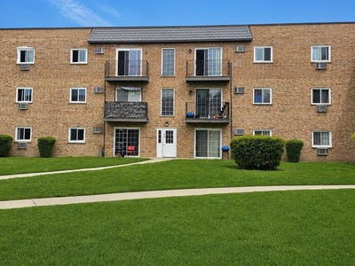 /international/us/155-w-elk-trail-carol-stream-il-110108100150/