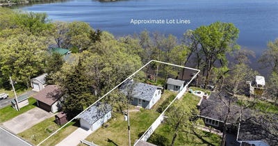 /international/us/7221-100th-avenue-se-clear-lake-mn-110108192191/