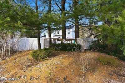 /international/us/78-diane-drive-tinton-falls-nj-110107208140/