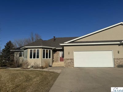 /international/us/105-priscilla-court-mankato-mn-110106356079/