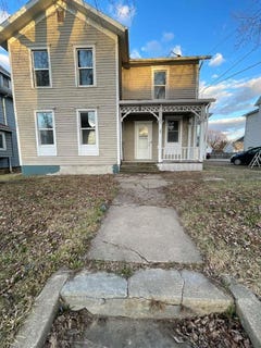 /international/us/217-n-west-avenue-freeport-il-110107336430/