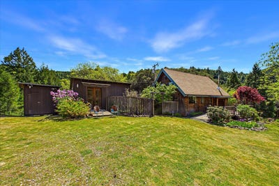 /international/us/303-hungry-gulch-road-whitethorn-ca-110107485417/