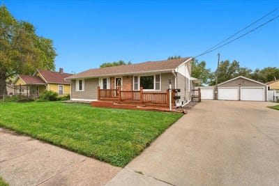 /international/us/2751-avenue-i-council-bluffs-ia-110120644653/