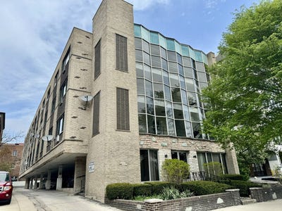 /international/us/938-north-boulevard-oak-park-il-110108140281/