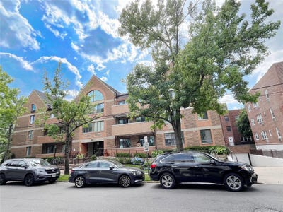 /international/us/10-canterbury-road-great-neck-plaza-ny-110108910037/