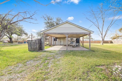 /international/us/1008-dupuis-street-breaux-bridge-la-110106199864/