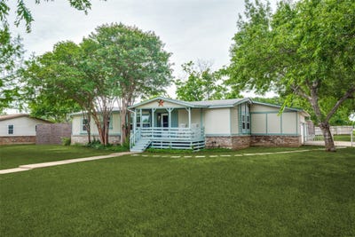 /international/us/301-darrell-road-roanoke-tx-110108385301/