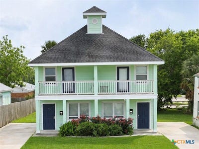 /international/us/417-419-s-commerce-street-port-lavaca-tx-110107775815/