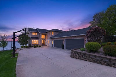 /international/us/3066-shadyside-drive-stoughton-wi-110107722003/