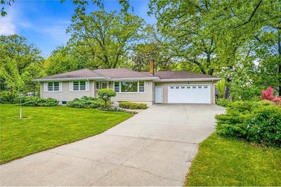 /international/us/1638-glenview-court-arden-hills-mn-110108355199/
