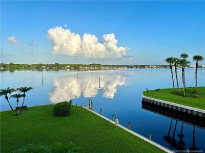 /international/us/1950-sw-palm-city-road-unit-1-201-stuart-fl-110099719615/