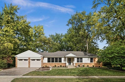 /international/us/204-orleans-drive-bloomington-il-110120690890/