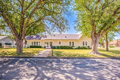 /international/us/308-5th-street-ballinger-tx-110101399737/