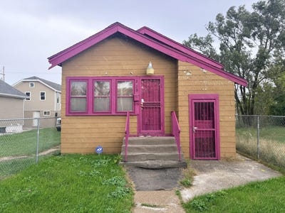 /international/us/2549-washington-street-gary-in-110120772175/