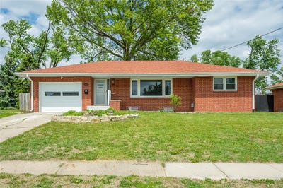 /international/us/7217-maple-drive-urbandale-ia-110107880058/