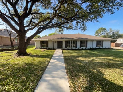 /international/us/2800-n-surrey-drive-carrollton-tx-110106989894/