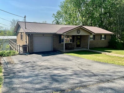 /international/us/113-joyce-street-beckley-wv-110107609762/