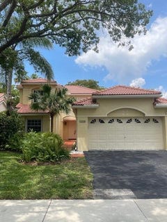 /international/us/1328-bayview-circle-weston-fl-110107810943/