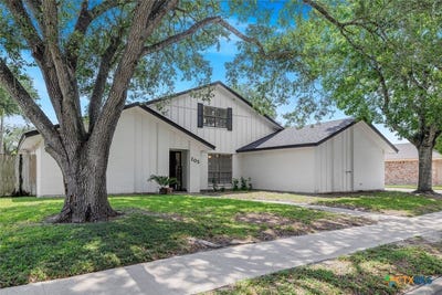 /international/us/205-magdalena-drive-victoria-tx-110099244760/
