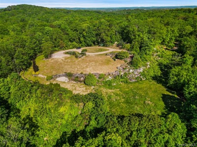 /international/us/371-383-pea-pond-road-katonah-ny-110099517665/
