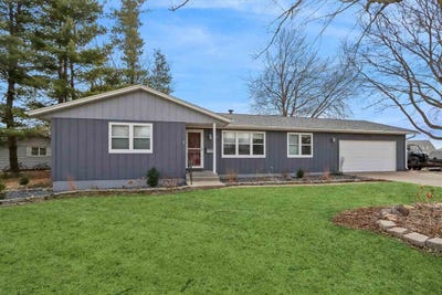 /international/us/39-greenview-dr-westbranch-ia-110106473233/